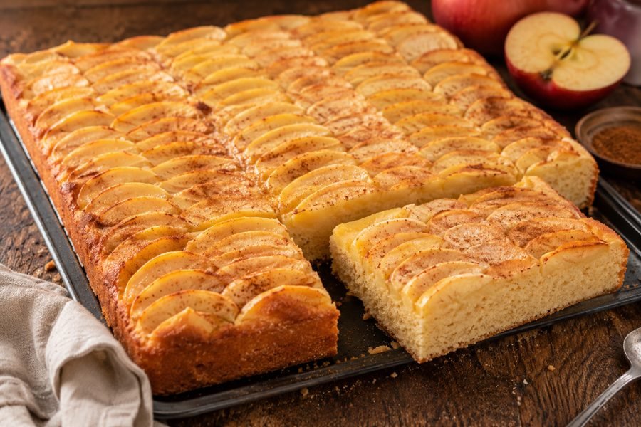 Saftiger Blech-Apfelkuchen